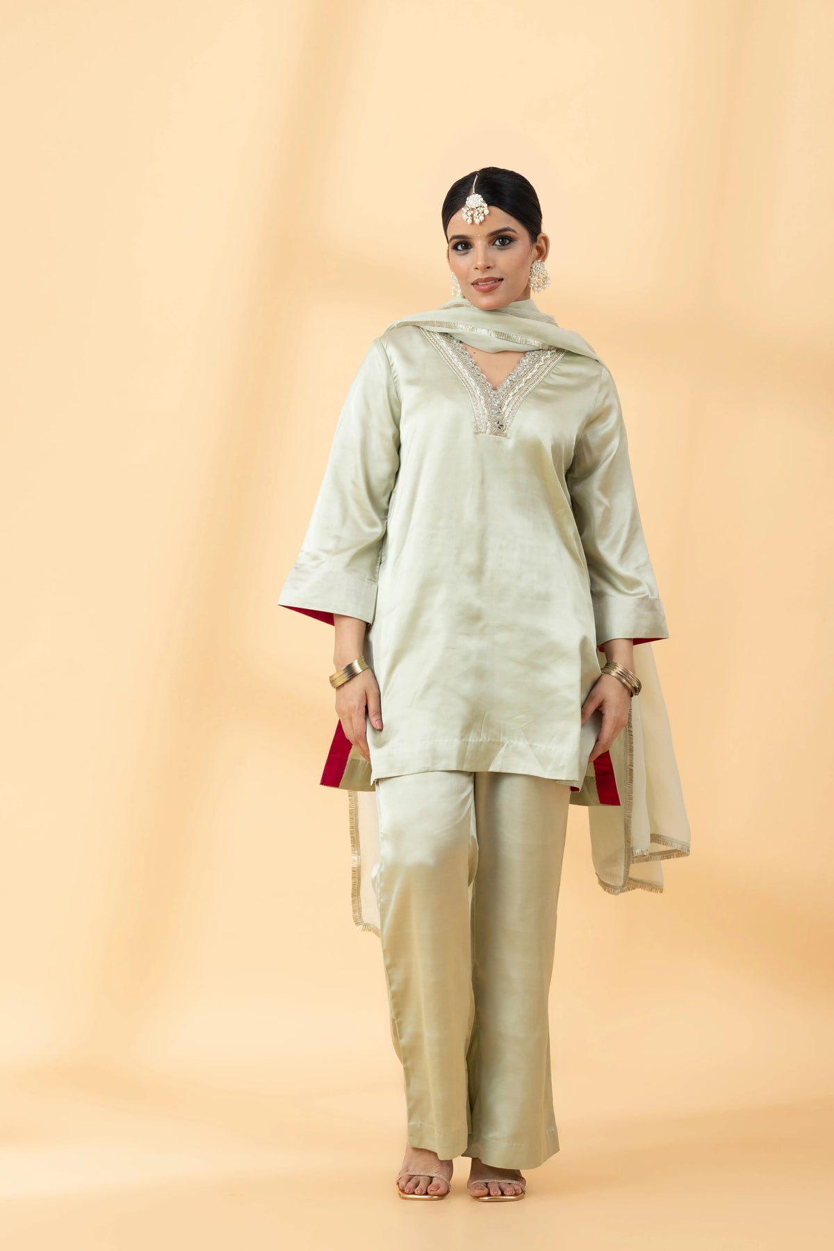 SAHAR SET